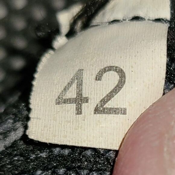 Gray/black knit pull on sneakers - Picture 5 of 10